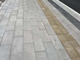 五台山立交到大渡口双山隧道段透水砖铺装